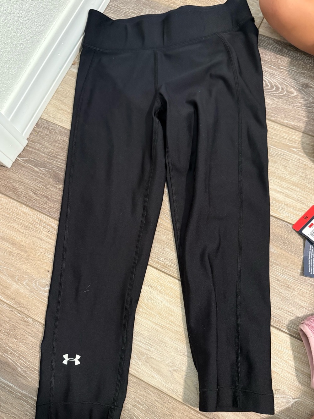 Under Armour Black Athletic capri Leggings with Logo